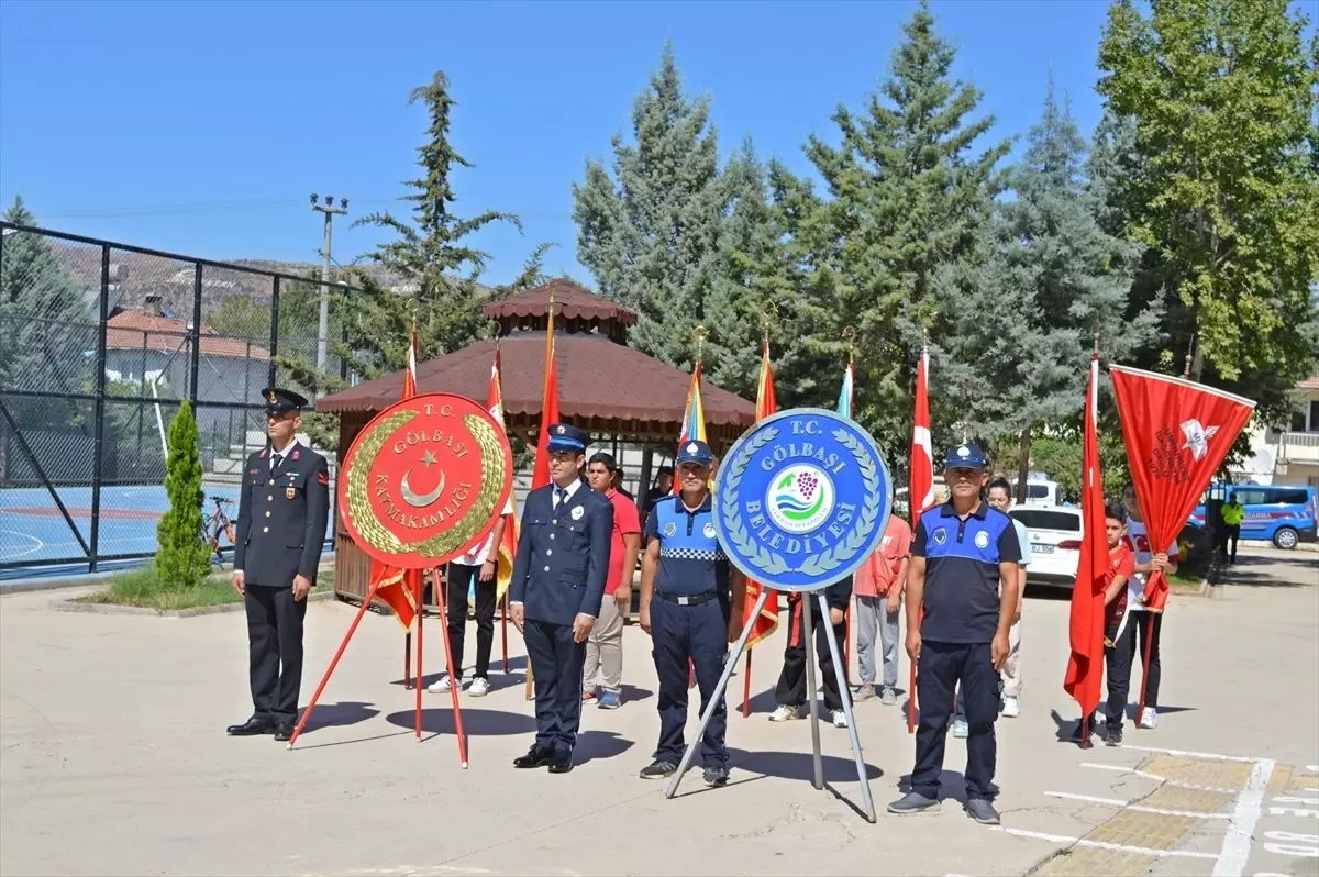 Gölbaşı ve Kahta\'da Zafer Bayramı törenleri düzenlendi