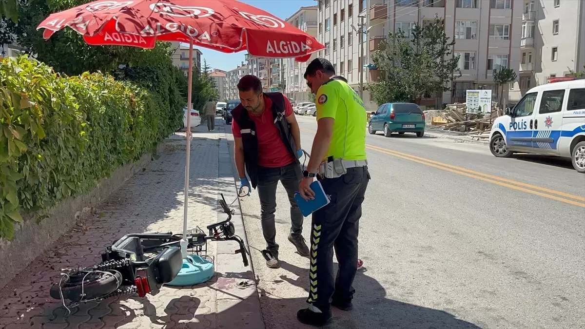 Ankara\'da Belediye Otobüsü Bisiklete Çarptı: İki Çocuk Yaralandı