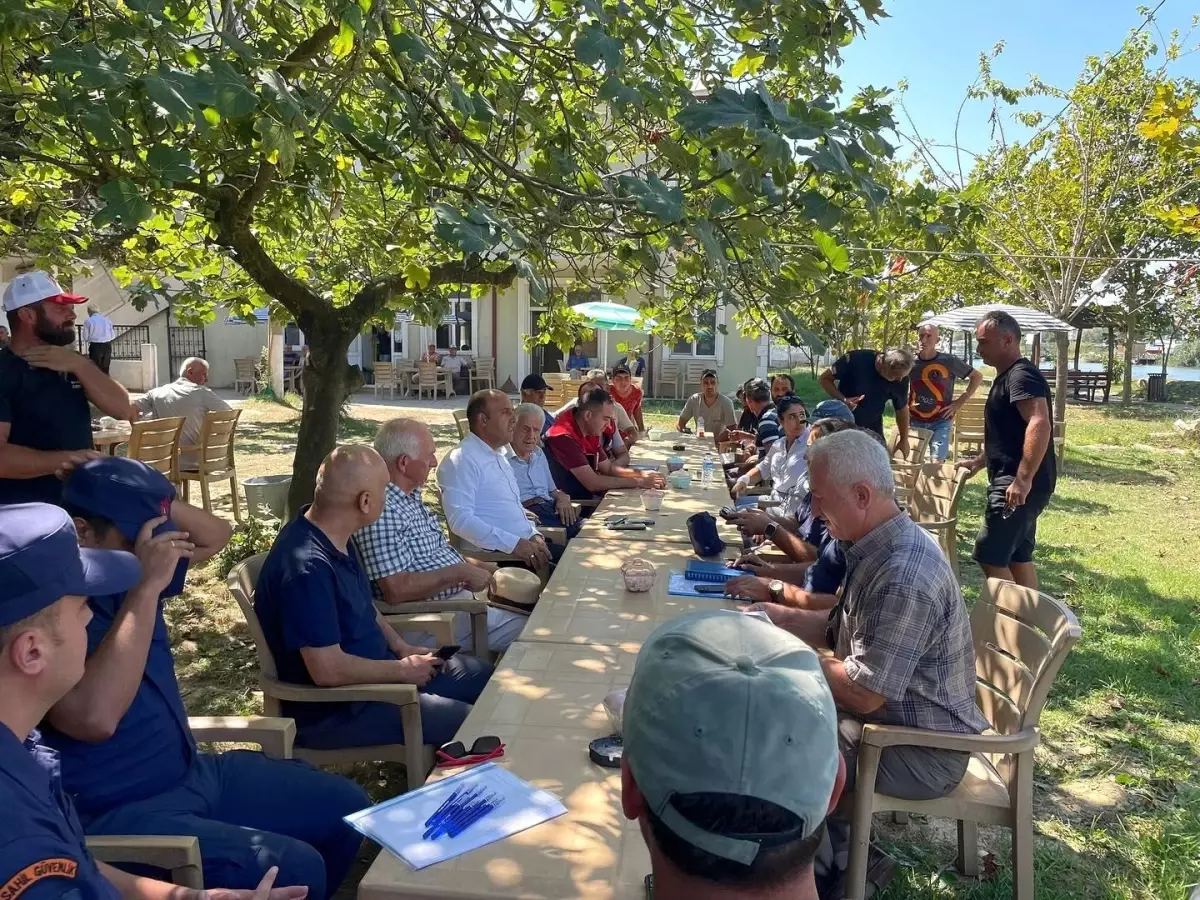 Akçakoca Kaymakamı Mustafa Can, balıkçılarla buluştu