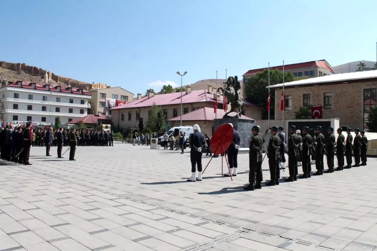 Bayburt\'ta Zafer Bayramı coşkusu