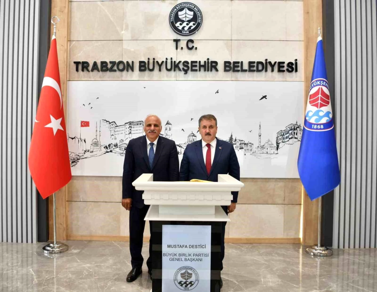 BBP Genel Başkanı Mustafa Destici Trabzon Büyükşehir Belediyesini Ziyaret Etti