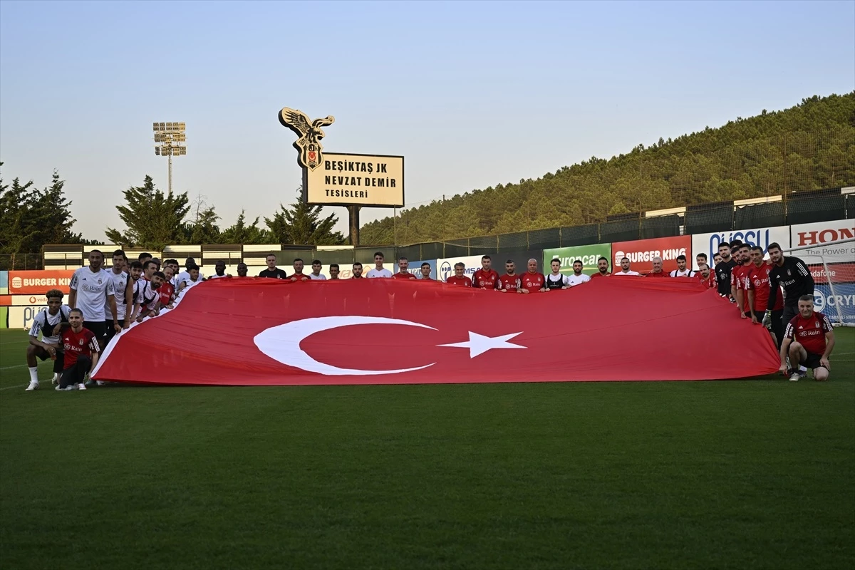Beşiktaş, Dinamo Kiev maçı öncesi son antrenmanını yaptı