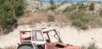 Bilecik'te traktör şarampole devrildi, sürücü yaralandı
