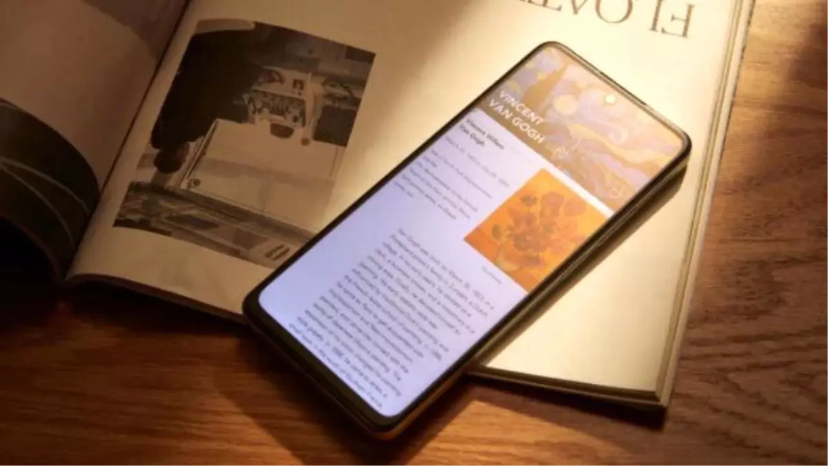 TCL, dünyanın ilk kağıda benzer ekranlı akıllı telefonlarını duyurdu