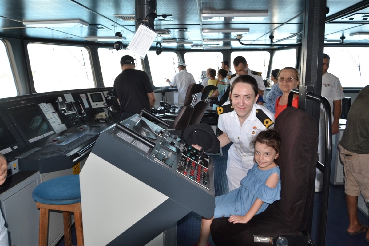 Antalya\'da Zafer Bayramı ve Türk Silahlı Kuvvetleri Günü kutlamaları