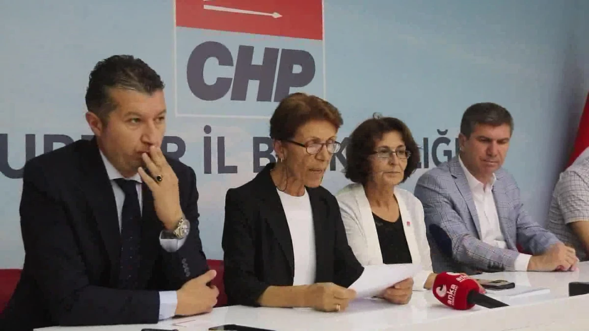 CHP Burdur Kadın Kolları\'ndan Kadınları Hedef Alan Burdur Defterdarlığı Gelir Müdür Vekiline Tepki: "Kabul Edin ya da Etmeyin Kadın ve Erkek Eşittir"