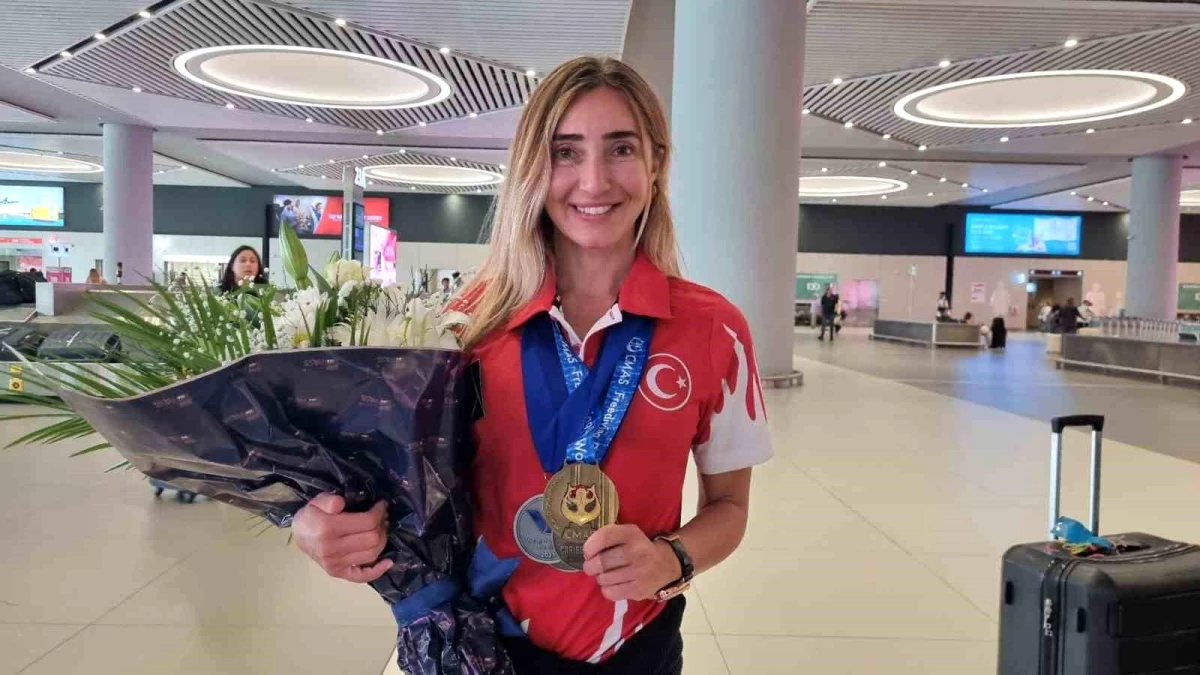 Şahika Ercümen Dünya Serbest Dalış Şampiyonası\'nda bronz madalya kazandı