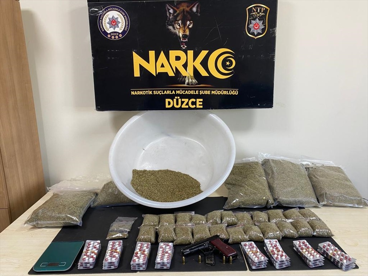 Düzce\'de Uyuşturucu Operasyonu: 13 Kaydı Bulunan Şüpheli Gözaltına Alındı