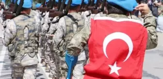 Engelli Yasin Karpuz, Zafer Bayramı töreninde alkışlandı