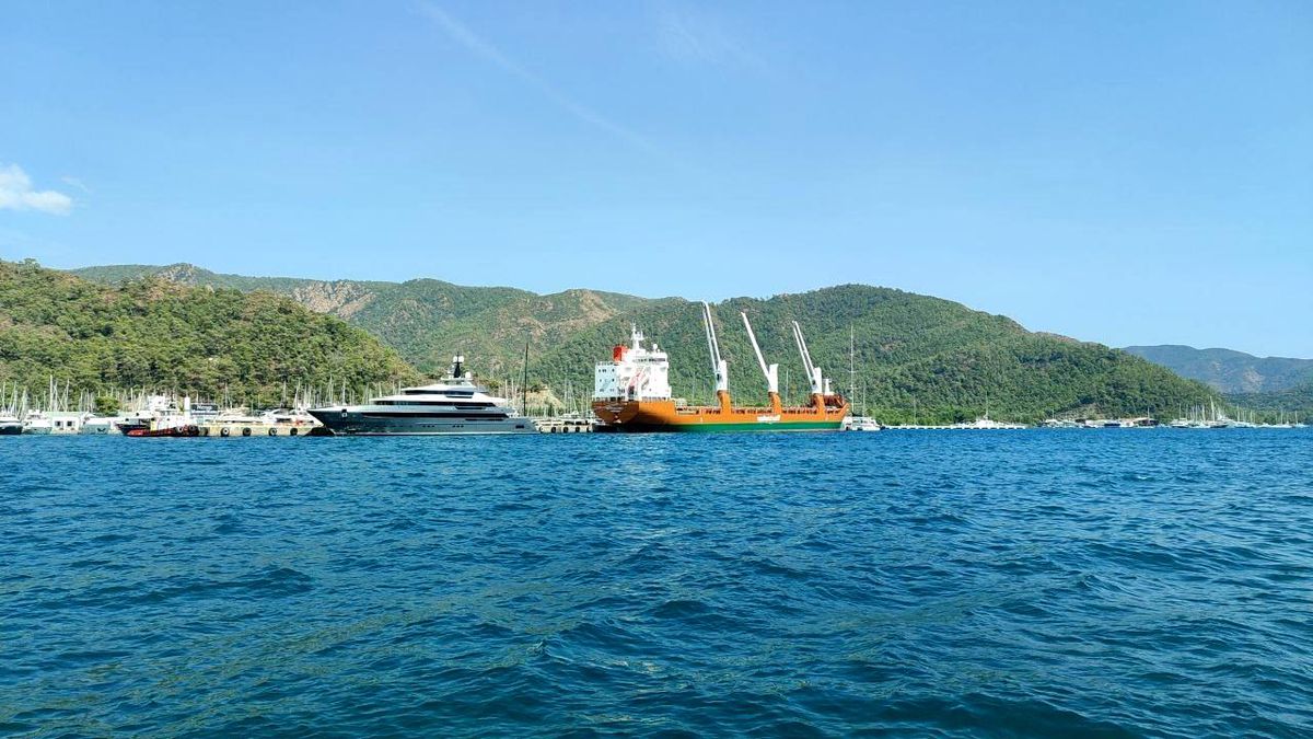 Fransa\'dan Marmaris\'e Üç Yat Getirildi
