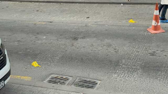 Güngören'de kahvehanede silahlı çatışma: 1 ölü, 2 yaralı Güngören'de kahvehanede silahlı çatışma: 1 ölü, 2 yaralı