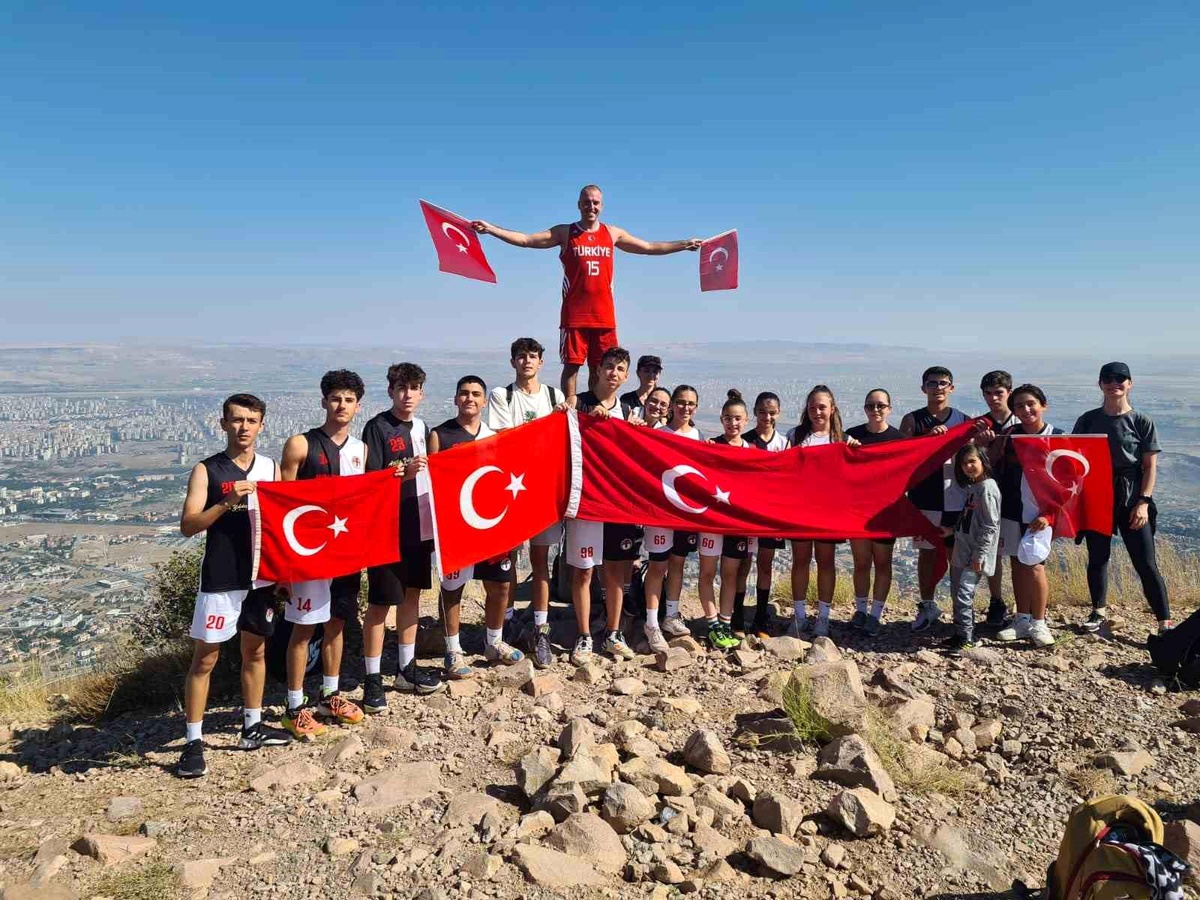 Hasketbol Spor Kulübü, 30 Ağustos\'ta Ali Dağı zirve tırmanışı yaptı