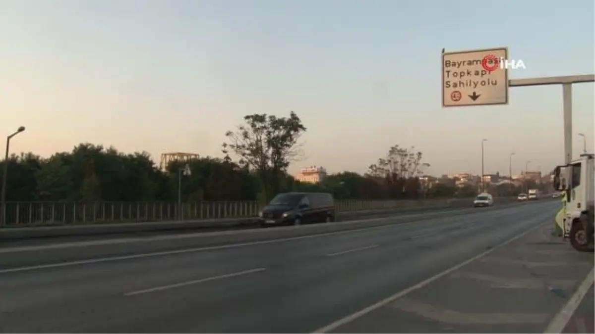 İstanbul\'da 30 Ağustos Zafer Bayramı kutlamaları nedeniyle bazı yollar trafiğe kapatıldı