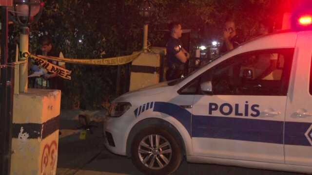 Kadıköy'de siyasi tartışma kavgaya dönüştü: 2 yaralı Kadıköy'de siyasi tartışma kavgaya dönüştü: 2 yaralı