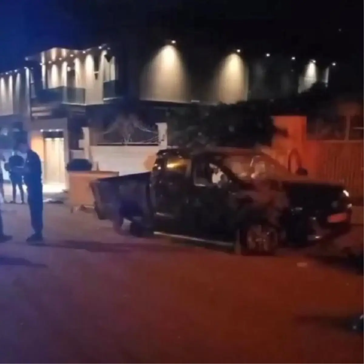 Yalova'da Kamyonet Kazası: 2 Ölü, 3 Yaralı