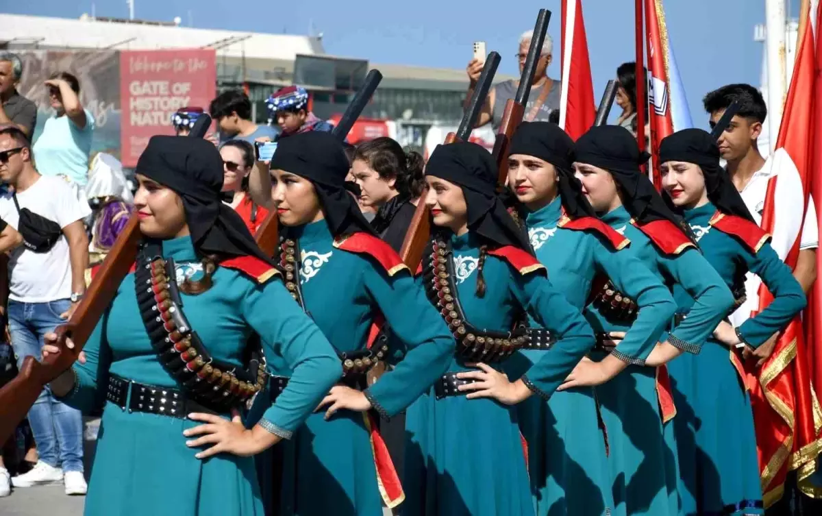 Kuşadası'nda 30 Ağustos Zafer Bayramı Coşkuyla Kutlandı