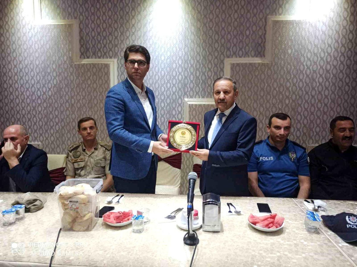 Aşkale Kaymakamı Murat Karaloğlu\'na veda yemeği düzenlendi