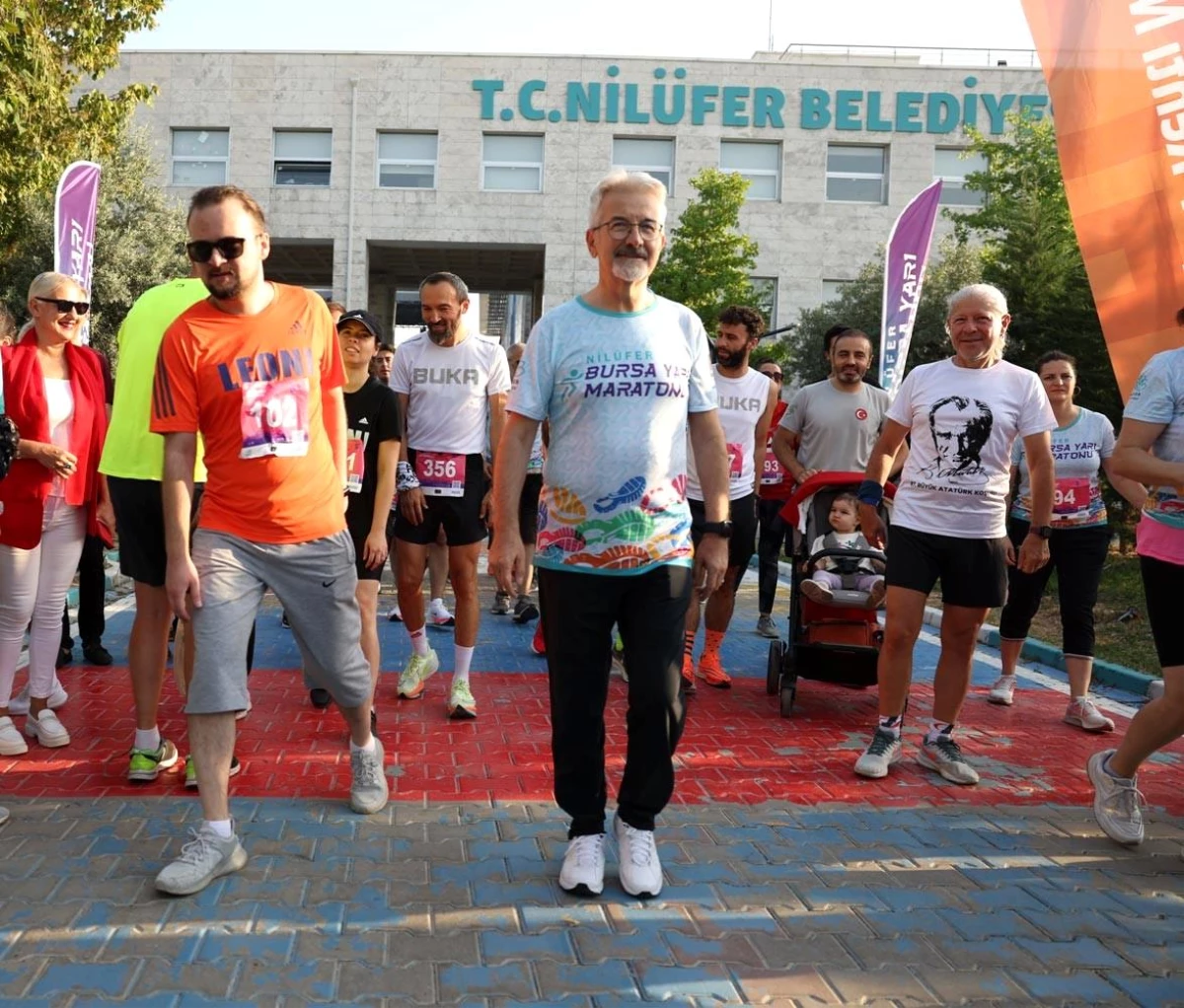 Nilüfer Belediyesi\'nin düzenlediği Nilüfer Bursa Yarı Maratonu büyük ilgi gördü