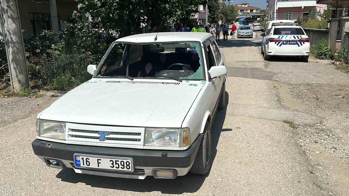 Düzce\'de otomobil ile bisiklet çarpışması: 15 yaşındaki bisiklet sürücüsü yaralandı