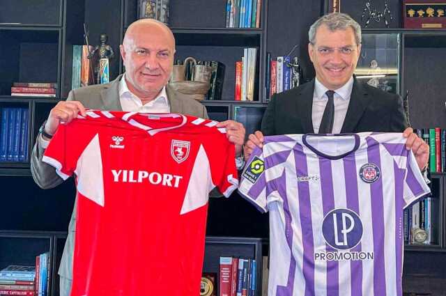 Samsunspor ve Toulouse arasında 3 yıllık iş birliği anlaşması imzalandı Samsunspor ve Toulouse arasında 3 yıllık iş birliği anlaşması imzalandı