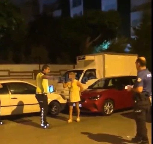 Mersin'de trafik kazası sonrası alkolmetre cihazını üflemeyi reddeden kadın, polisi tehdit etti: Senin değil, sülalenin gücü yetmez