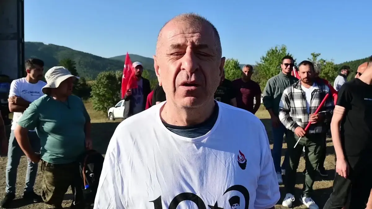 Ümit Özdağ\'dan 30 Ağustos Zafer Bayramı Mesajı: "Zaferi, Recep Tayyip Değil, Başkomutan Atatürk ve TSK Kazandı"