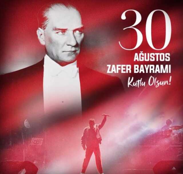 Ünlülerden 30 Ağustos Zafer Bayramı Kutlamaları Ünlülerden 30 Ağustos Zafer Bayramı Kutlamaları