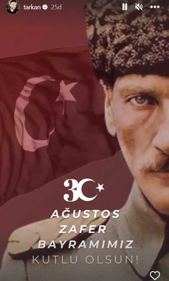 Ünlülerden 30 Ağustos Zafer Bayramı Kutlamaları Ünlülerden 30 Ağustos Zafer Bayramı Kutlamaları