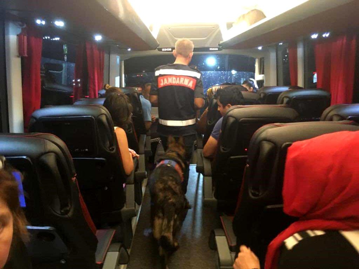 Aydın\'da Otobüste Uyuşturucu Operasyonu: 5 Kişi Yakalandı