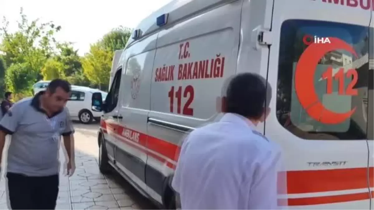 Adıyaman'da kamyonet ile hafif ticari araç kafa kafaya çarpıştı: 6'sı ağır, 7 yaralı