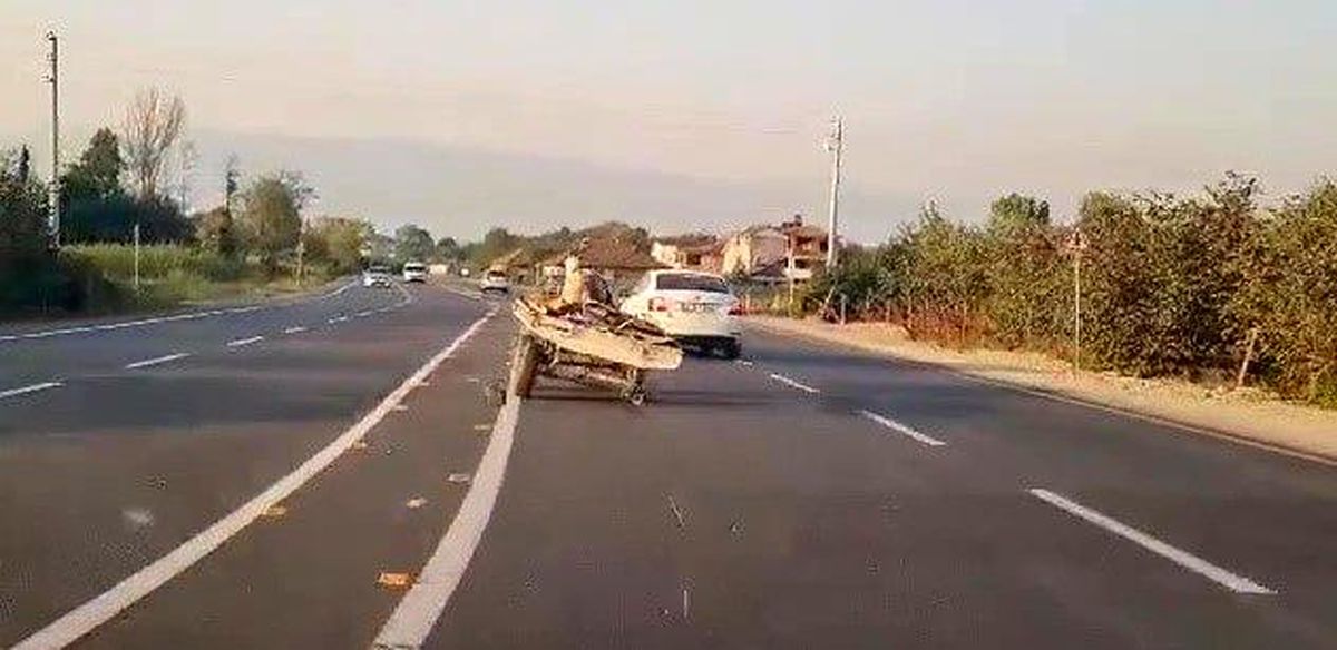 Düzce\'de At Arabasıyla Yola Çıkan Kişi, Tekerin Peşine Gitti