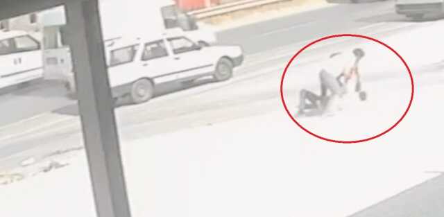 Bursa'da eşini bıçakla öldürdü, 'Pişmanım' deyince vatandaş tepki gösterdi Bursa'da eşini bıçakla öldürdü, 'Pişmanım' deyince vatandaş tepki gösterdi