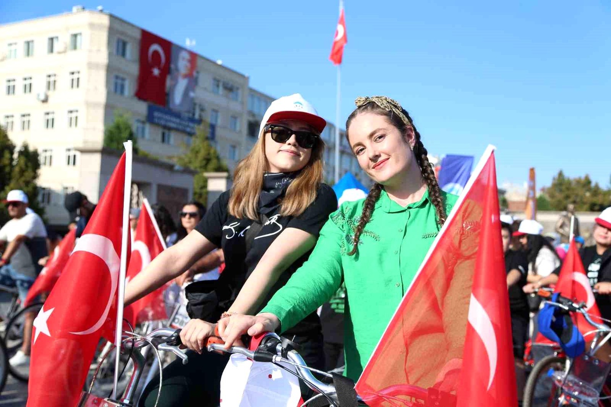 Kayseri\'de Zafer Bayramı\'na Özel Bisiklet Turu