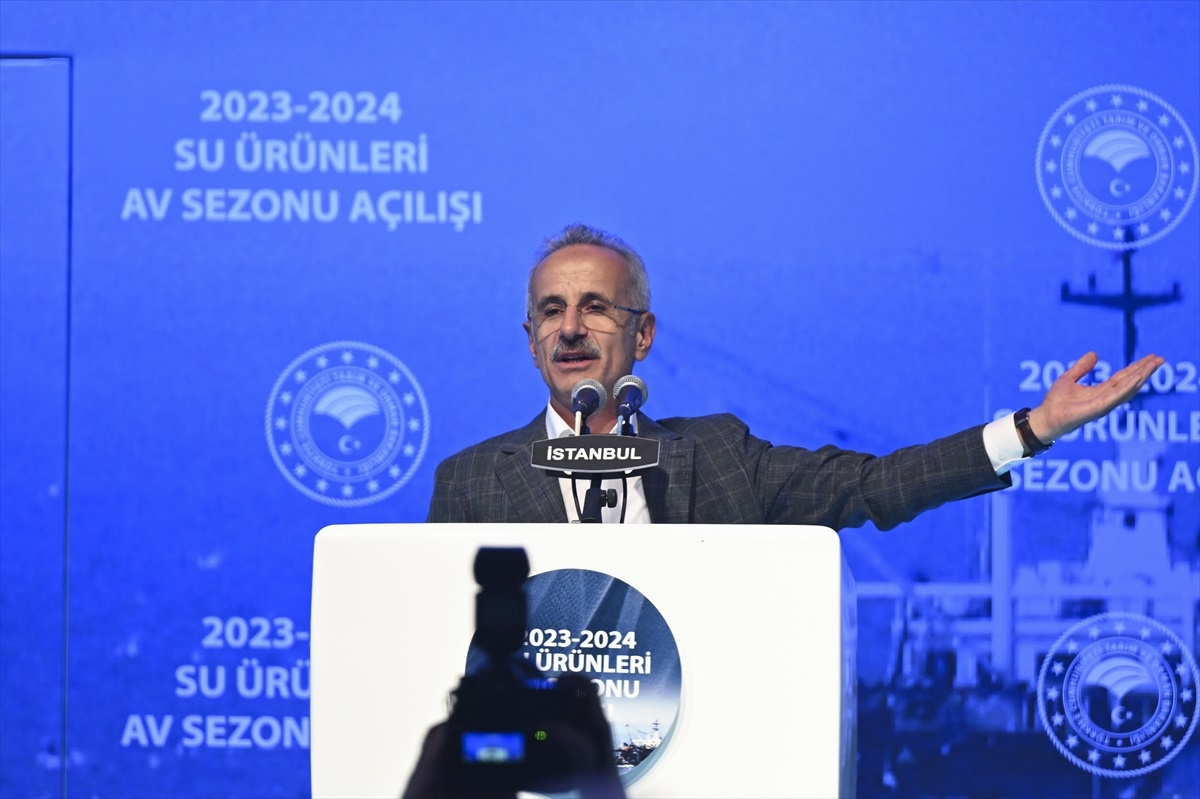 Cumhurbaşkanı Erdoğan: "Geçen yıl 312 milyon dolar olan Türk somonu ihracatını inşallah bu sene 400 milyon dolara ulaştıracağız."