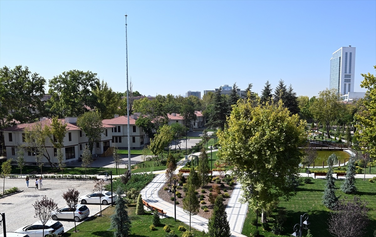 Cumhuriyet tarihinin ilk toplu konut projesi Saraçoğlu Mahallesi\'nde konut satışı için e-ihale süreci sona eriyor