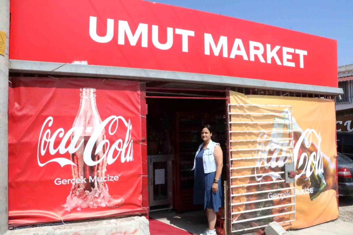 Coca-Cola, depremden etkilenen esnaflara konteyner iş yerleri hibe etti