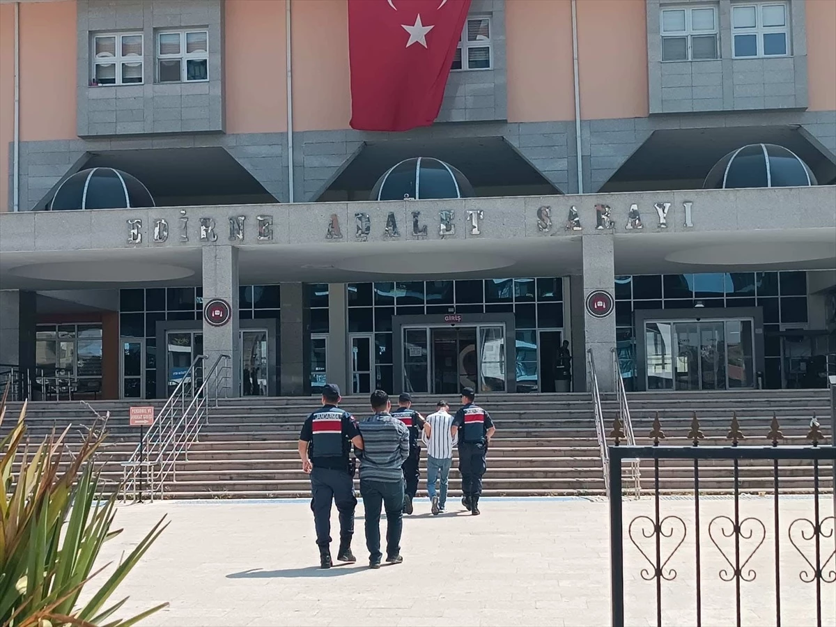 Edirne\'de telefonla dolandırıcılık operasyonunda yakalanan 2 zanlı tutuklandı
