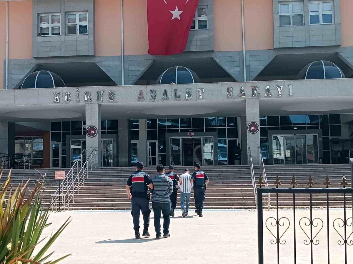 Edirne\'de Vatandaşı Dolandıran Şüpheliler Yakalandı