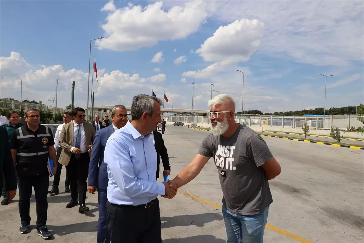 Edirne Valisi Hamzabeyli Sınır Kapısı\'nda İncelemelerde Bulundu