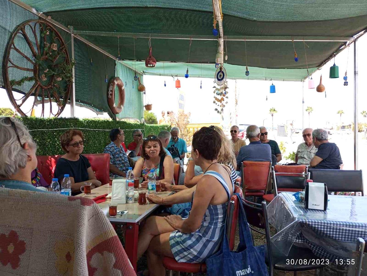 Burhaniye\'de Emekli Subaylar Buluştu