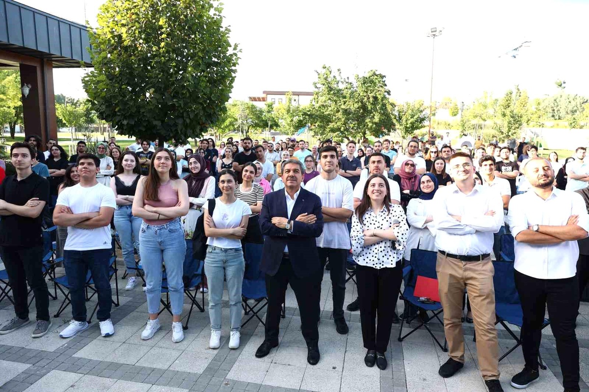 Esenler Yazılımcı Fabrikası\'ndan Zafer Bayramı oyunları