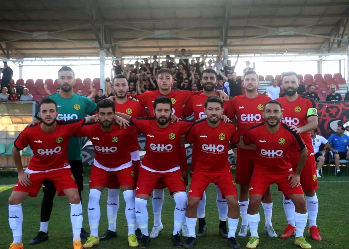 Eskişehirspor, Çeşme Belediyespor\'a 2-0 mağlup oldu