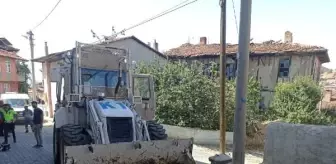 Tosya'da El Bombası İhbarı Üzerine Kazı Çalışması Yapıldı