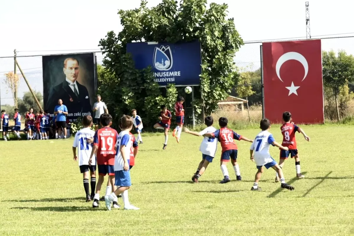 30 Ağustos Zafer Bayramı Futbol Turnuvası\'nda Kupalar Sahiplerini Buldu