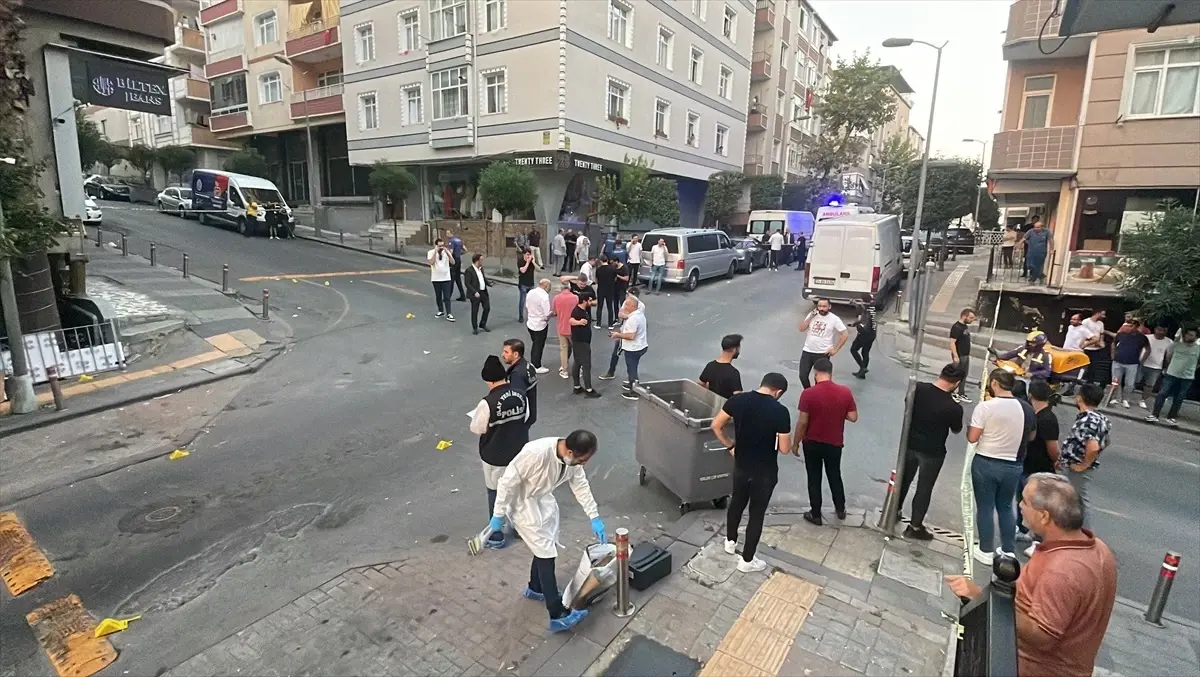 Güngören\'de silahlı çatışma: 2 ölü, 4 yaralı