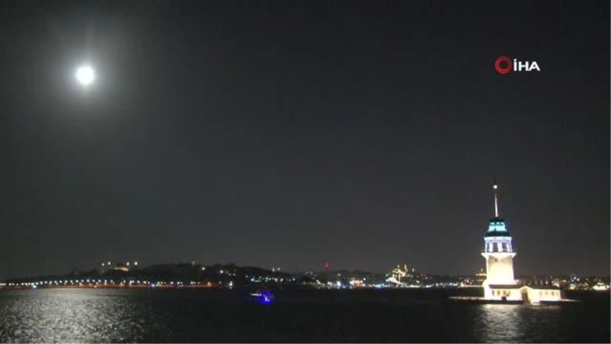 İstanbul\'da "Süper Mavi Ay" manzarası hayran bıraktı
