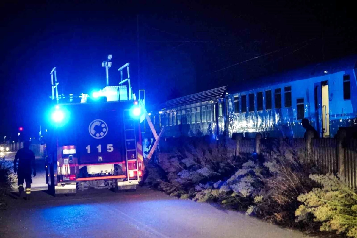 İtalya\'da tren kazası: 5 kişi hayatını kaybetti