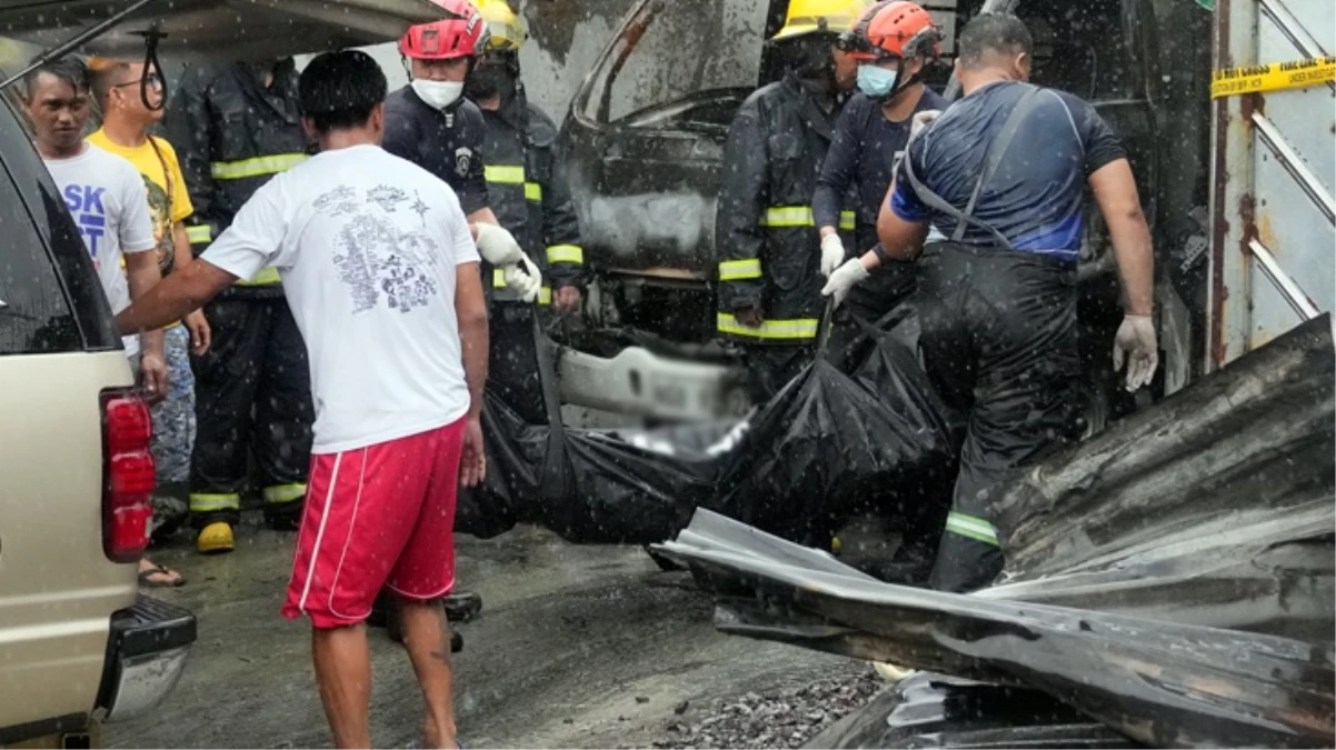 Filipinler\'de depo yangınında 15 kişi hayatını kaybetti