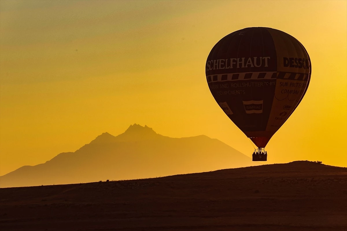 Kayseri\'nin Soğanlı bölgesinde 700 sıcak hava balon uçuşu gerçekleştirildi