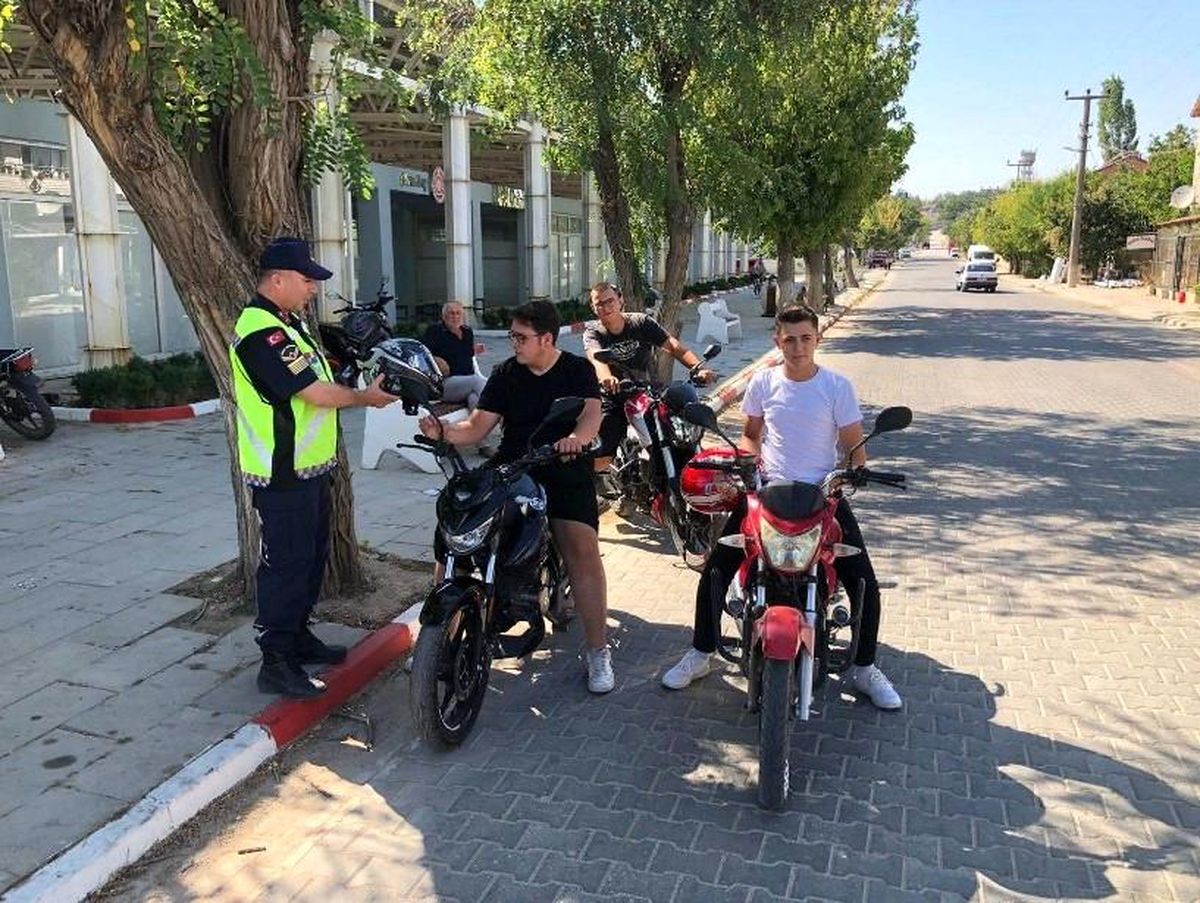 Kırklareli\'de Motor Sürücülerine Kaskın Önemi Anlatıldı